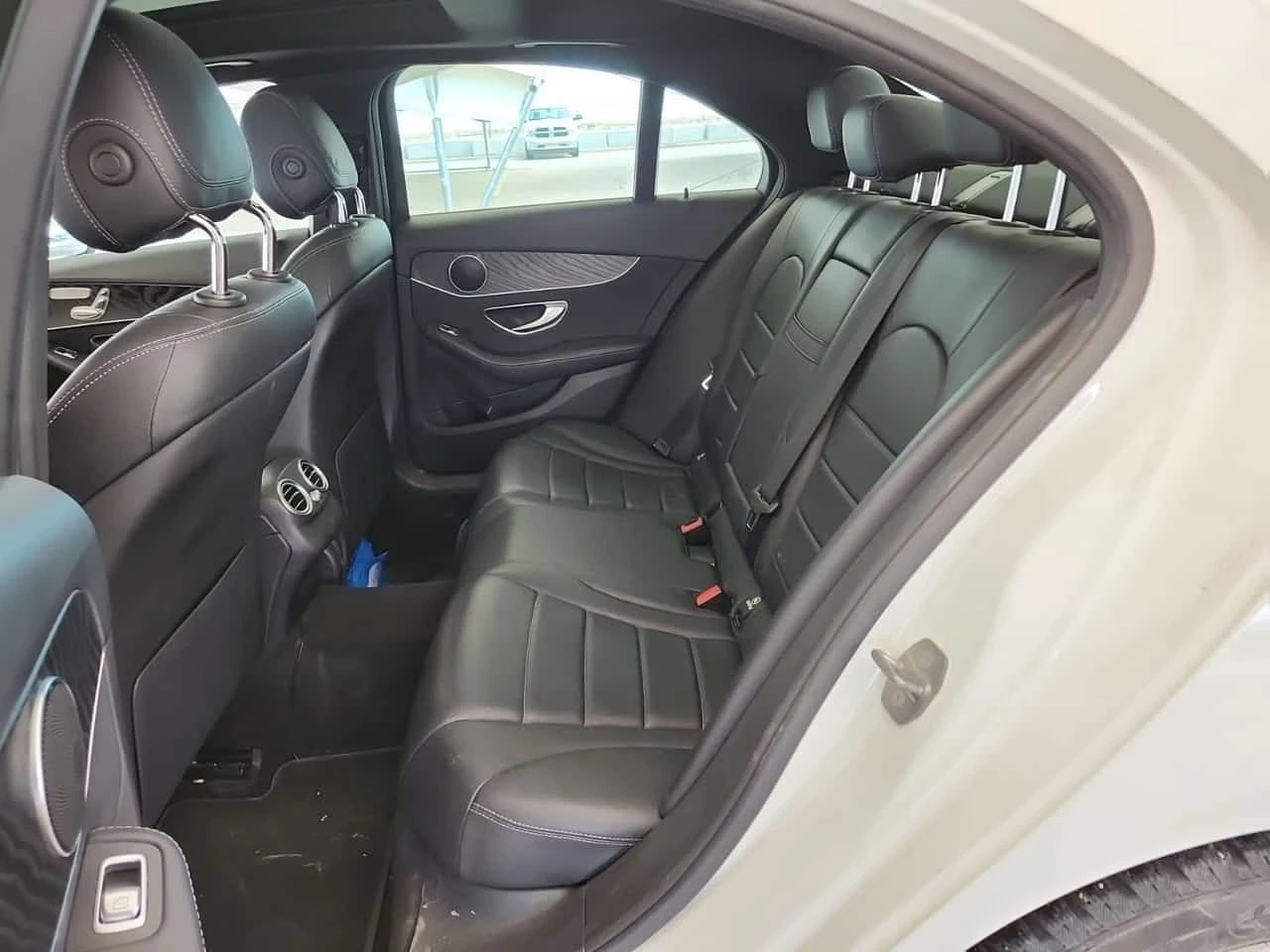 Mercedes-Benz C 300 * 4MATIC SEDAN 4D * CARFAX * ЦЕНА ДО БГ, снимка 12 - Автомобили и джипове - 53971222