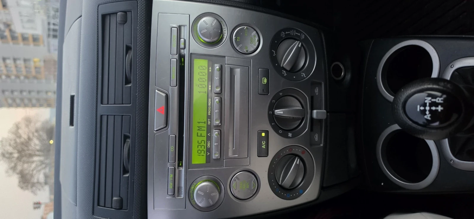 Mazda 2 1.4i Автоматик, снимка 11 - Автомобили и джипове - 54222280