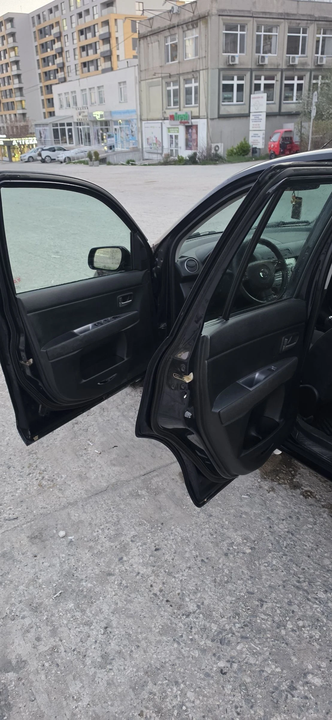 Mazda 2 1.4i Автоматик, снимка 7 - Автомобили и джипове - 54222280