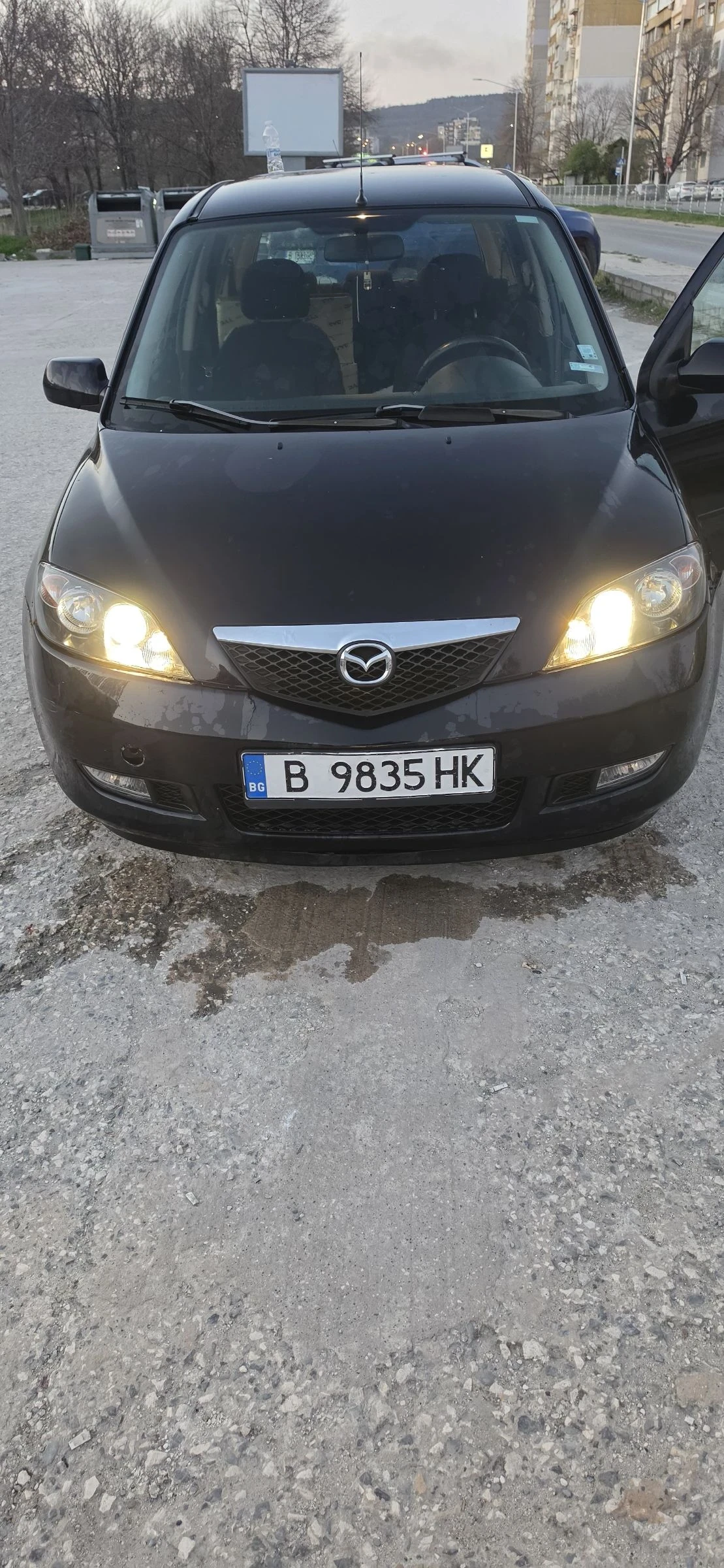 Mazda 2 1.4i Автоматик, снимка 2 - Автомобили и джипове - 54222280