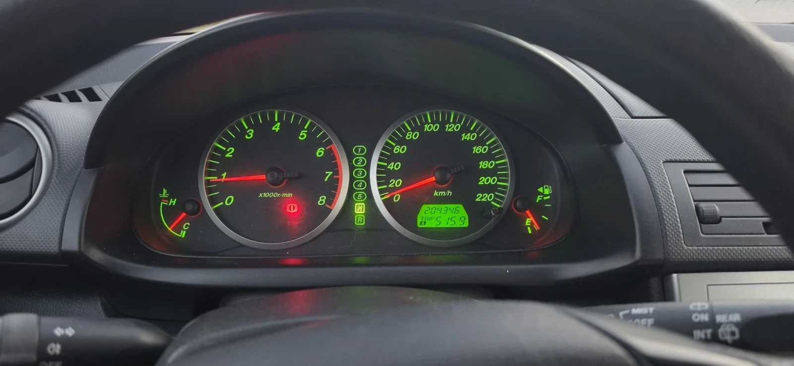 Mazda 2 1.4i Автоматик, снимка 10 - Автомобили и джипове - 54222280