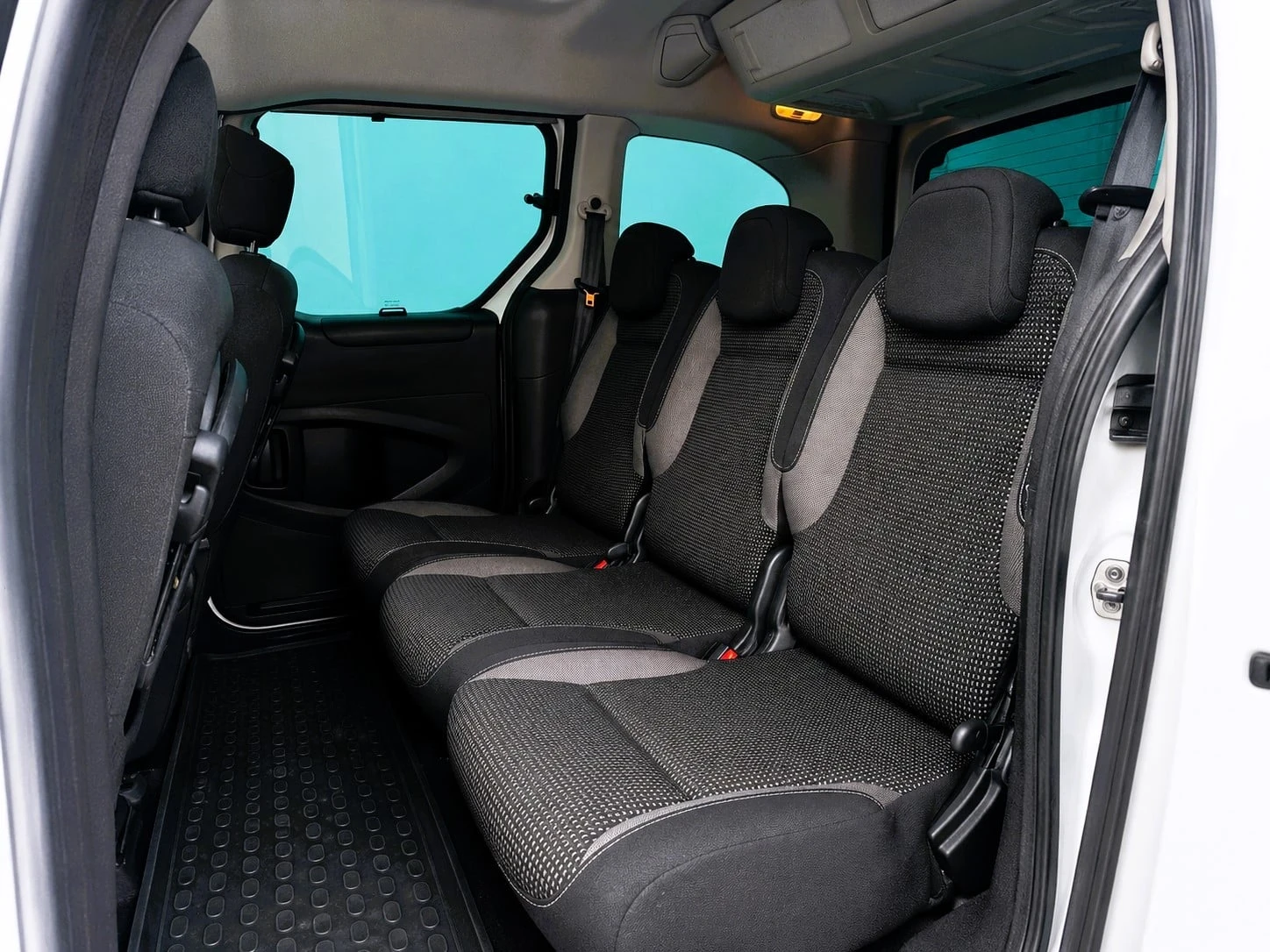 Peugeot Partner Tepee Zenith 1.6 BlueHDi 120 S&S, снимка 10 - Автомобили и джипове - 54721451