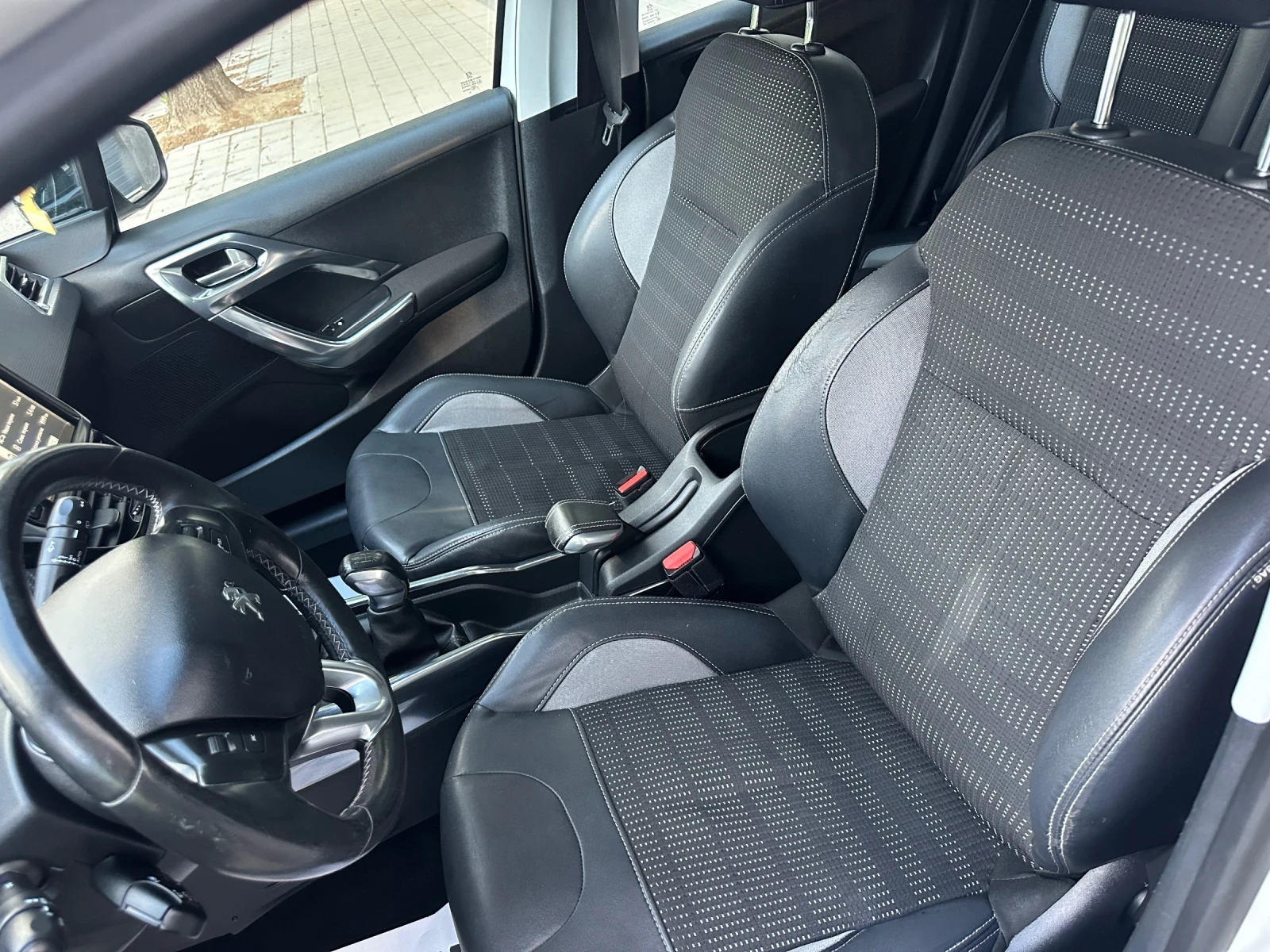 Peugeot 2008 1.6hdi Allure, снимка 9 - Автомобили и джипове - 54755496