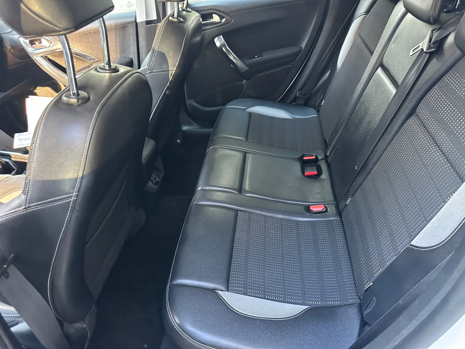 Peugeot 2008 1.6hdi Allure, снимка 13 - Автомобили и джипове - 54755496