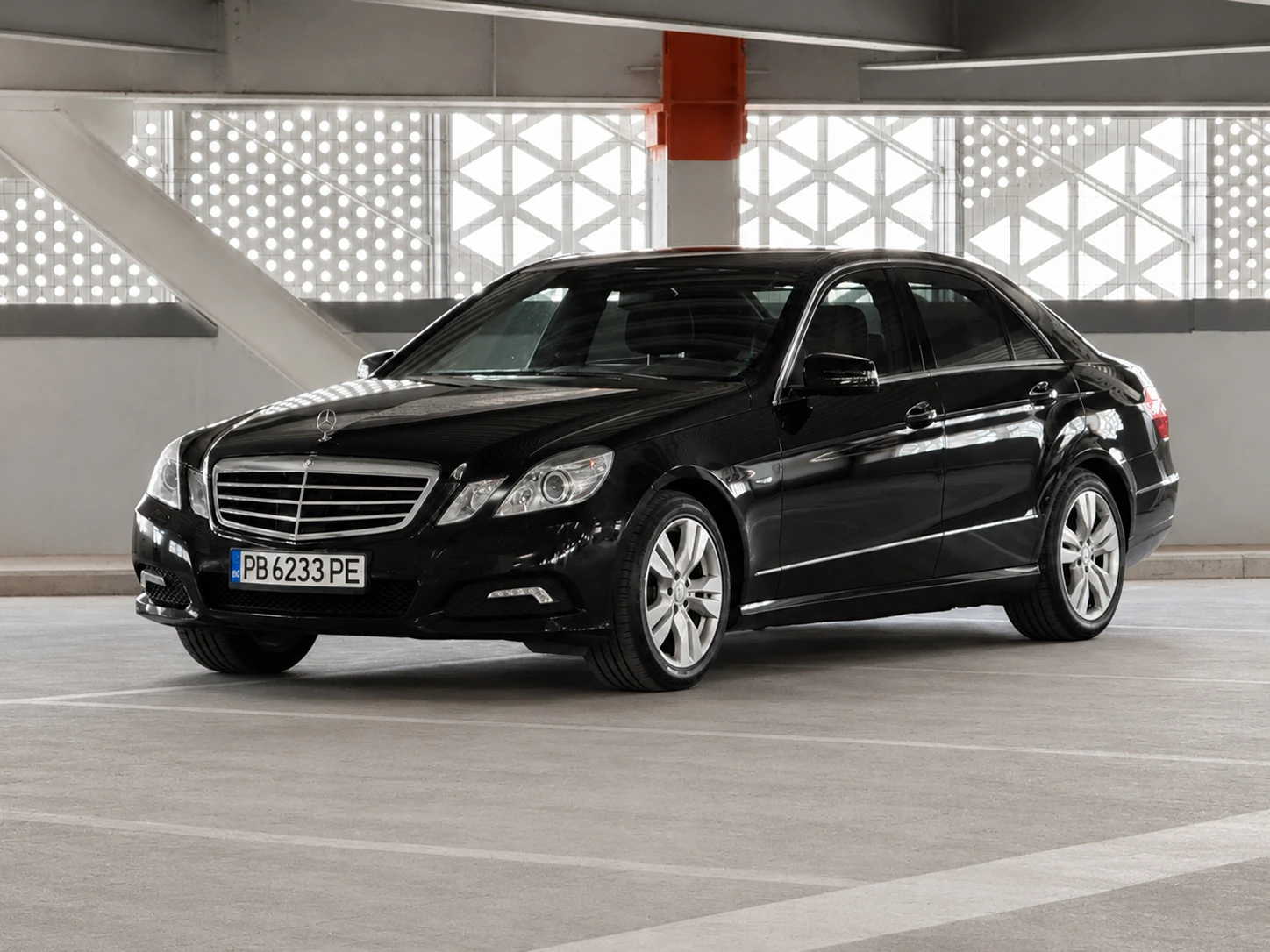 Mercedes-Benz E 350 FULL* KEYLESS* DIST* МАСАЖ* AVANTGARDE* 