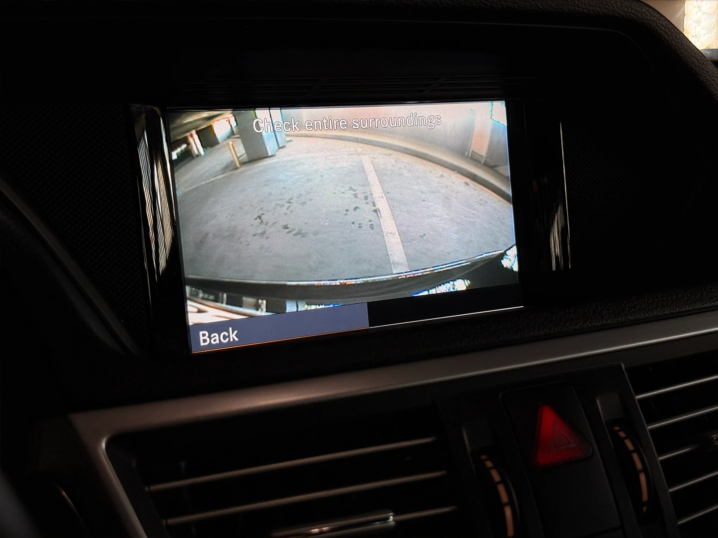 Mercedes-Benz E 350 FULL* KEYLESS* DIST* МАСАЖ* AVANTGARDE* , снимка 11 - Автомобили и джипове - 54838918