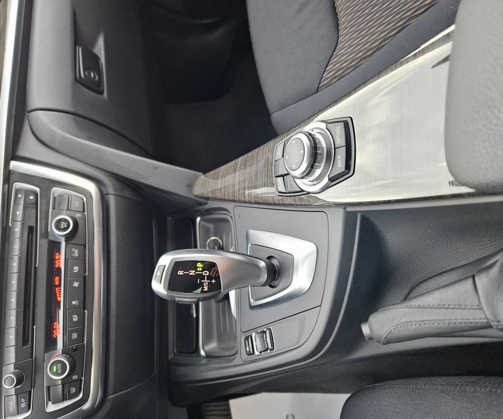 BMW 320 XDriive Luxury , снимка 12 - Автомобили и джипове - 55327003