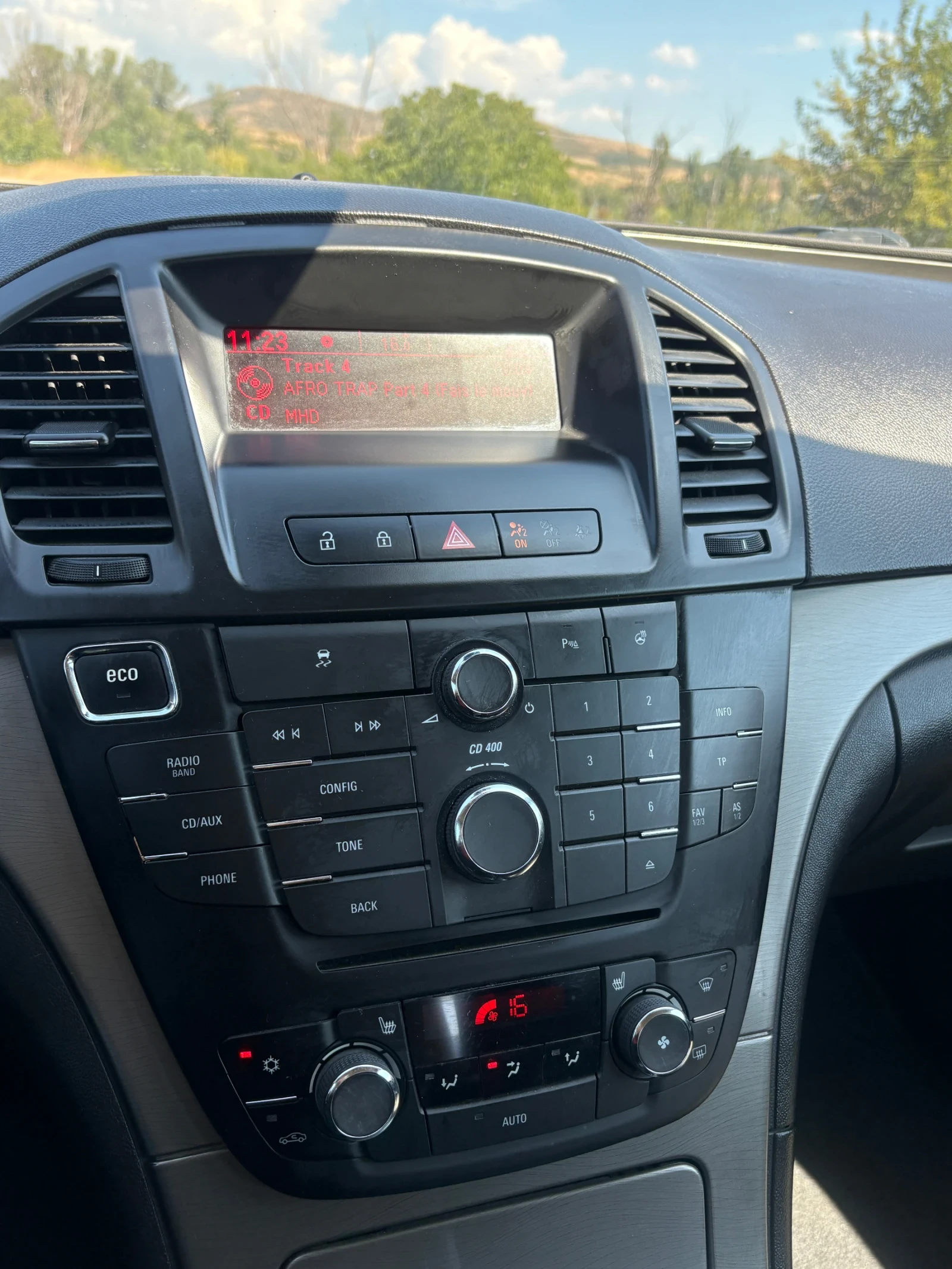 Opel Insignia, снимка 6 - Автомобили и джипове - 55937838