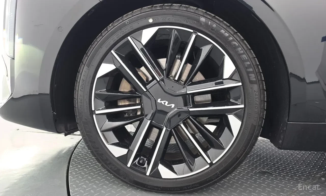 Kia K8 2.5* NOBLESSE* ДИСТРОНИК* ОБДУХВАНЕ* 360КАМЕРА* , снимка 5 - Автомобили и джипове - 56183777