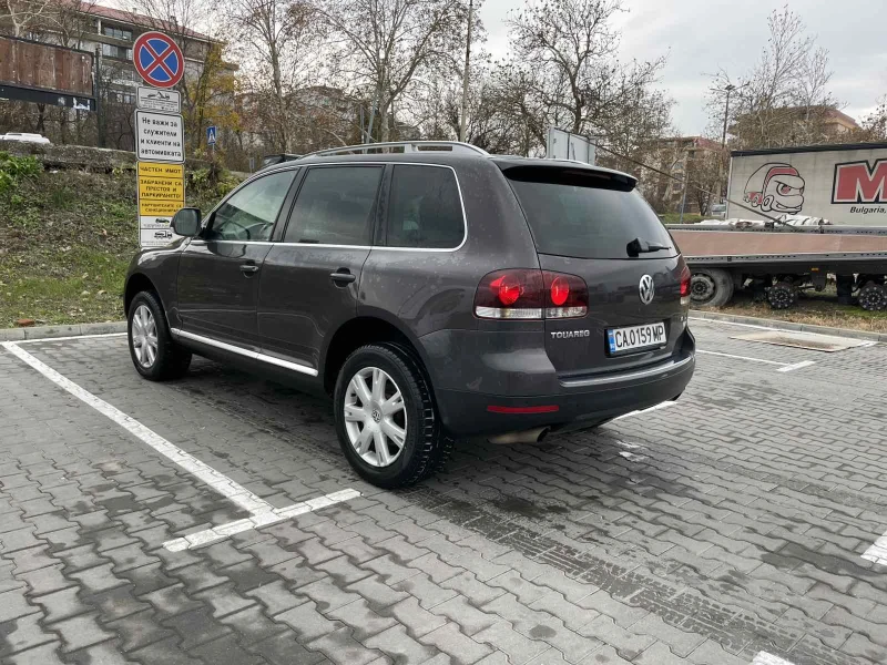 VW Touareg, снимка 2 - Автомобили и джипове - 48388593