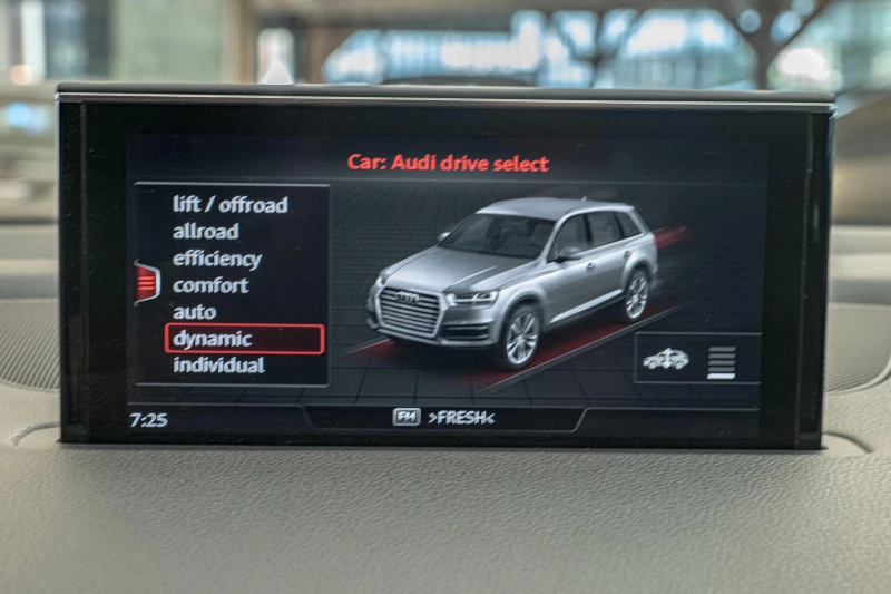 Audi SQ7 4.0TDI/Камера/Подгрев/Air Suspension-Sport/Memory, снимка 14 - Автомобили и джипове - 51197835