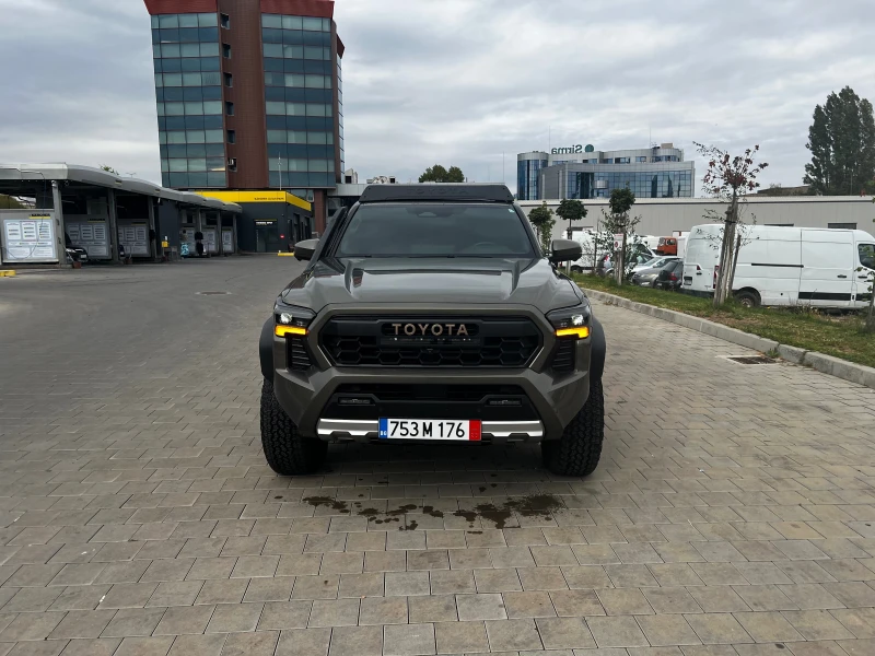 Toyota Tacoma TRAILHUNTER, снимка 2 - Автомобили и джипове - 52702063