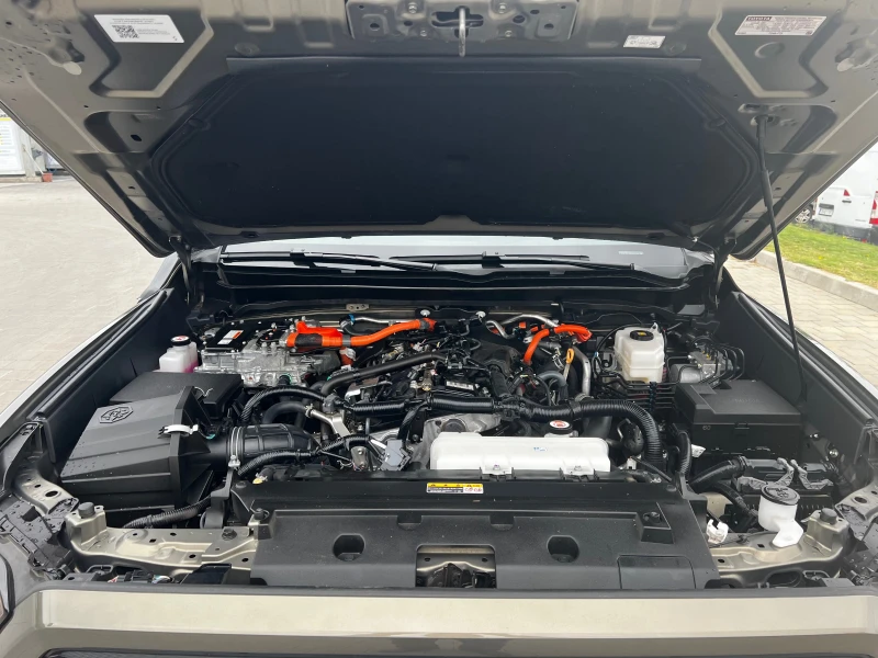 Toyota Tacoma TRAILHUNTER, снимка 10 - Автомобили и джипове - 52702063