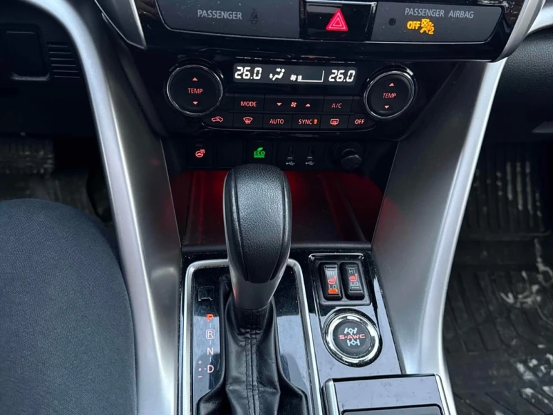 Mitsubishi Eclipse Cross S AWC  CARFAX, снимка 11 - Автомобили и джипове - 53089366