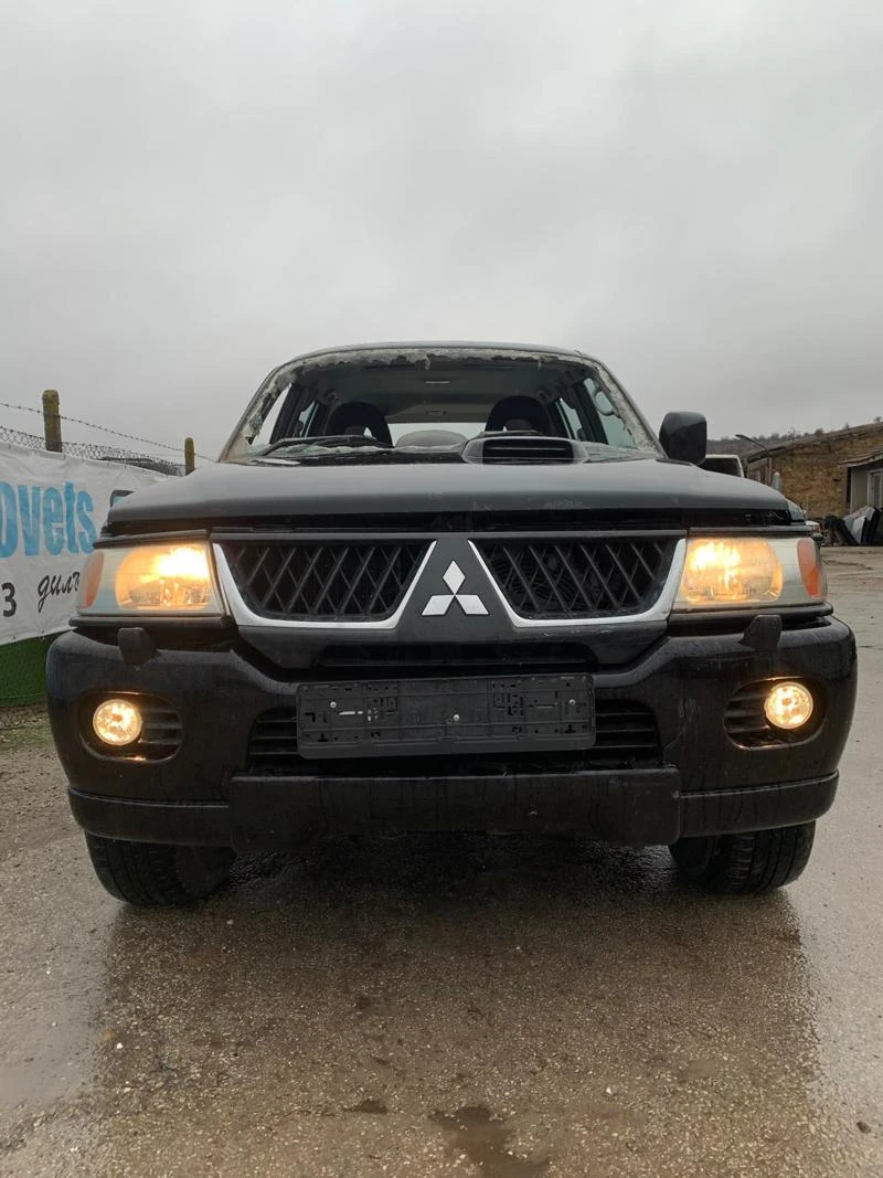 Mitsubishi Pajero sport 2.5 TDI, снимка 2 - Автомобили и джипове - 35404874