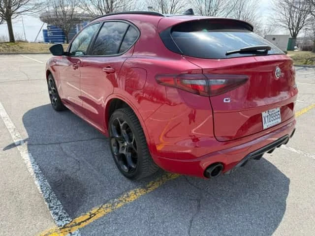 Alfa Romeo Stelvio * Veloce * 2 КЛЮЧА* ПОДГРЕВ* PANO* KEYLESS* , снимка 10 - Автомобили и джипове - 54318578