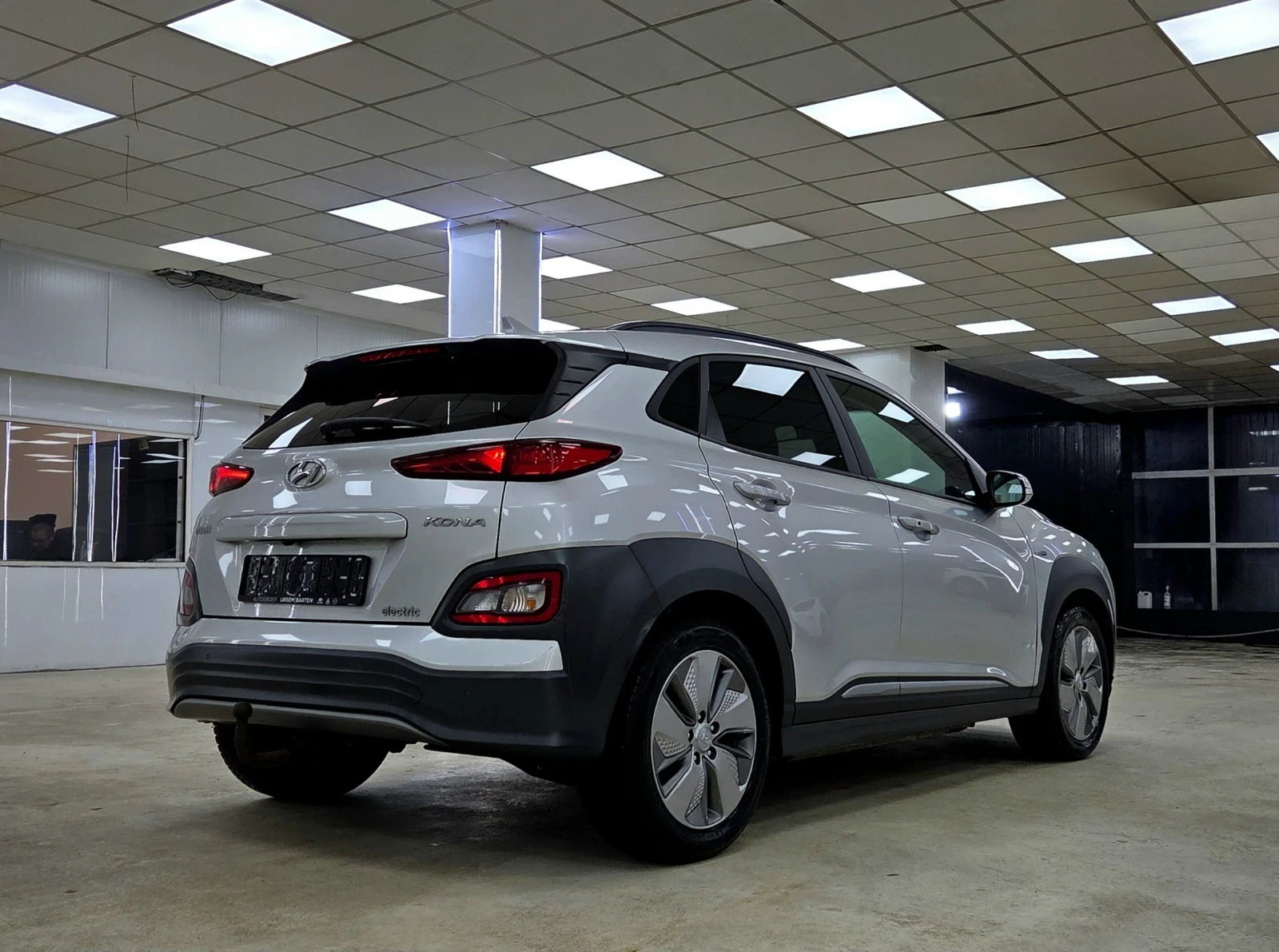 Hyundai Kona 64КWh/Premium/Blue Link/ШИБИДАХ - изображение 3