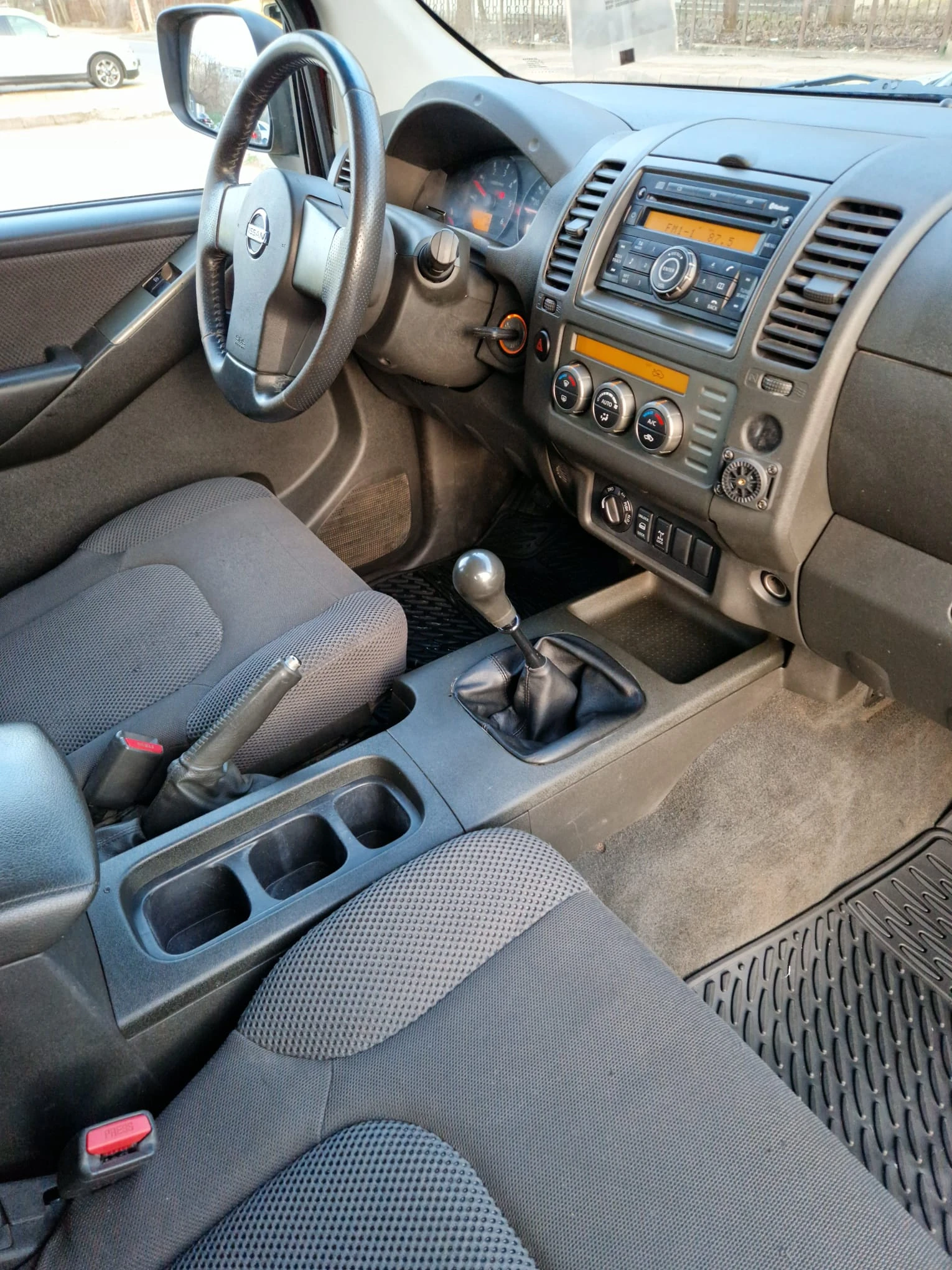 Nissan Navara dCi* King Cab* 4x4 , снимка 15 - Автомобили и джипове - 53949494