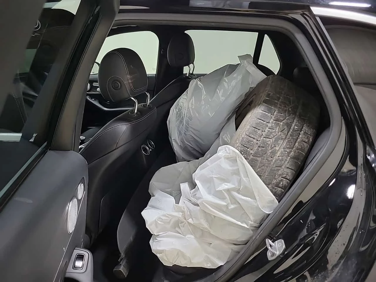 Mercedes-Benz GLC * 350E * CARFAX * БЕЗ ПЪРВОНАЧАЛНА ВНОСКА, снимка 14 - Автомобили и джипове - 54067229