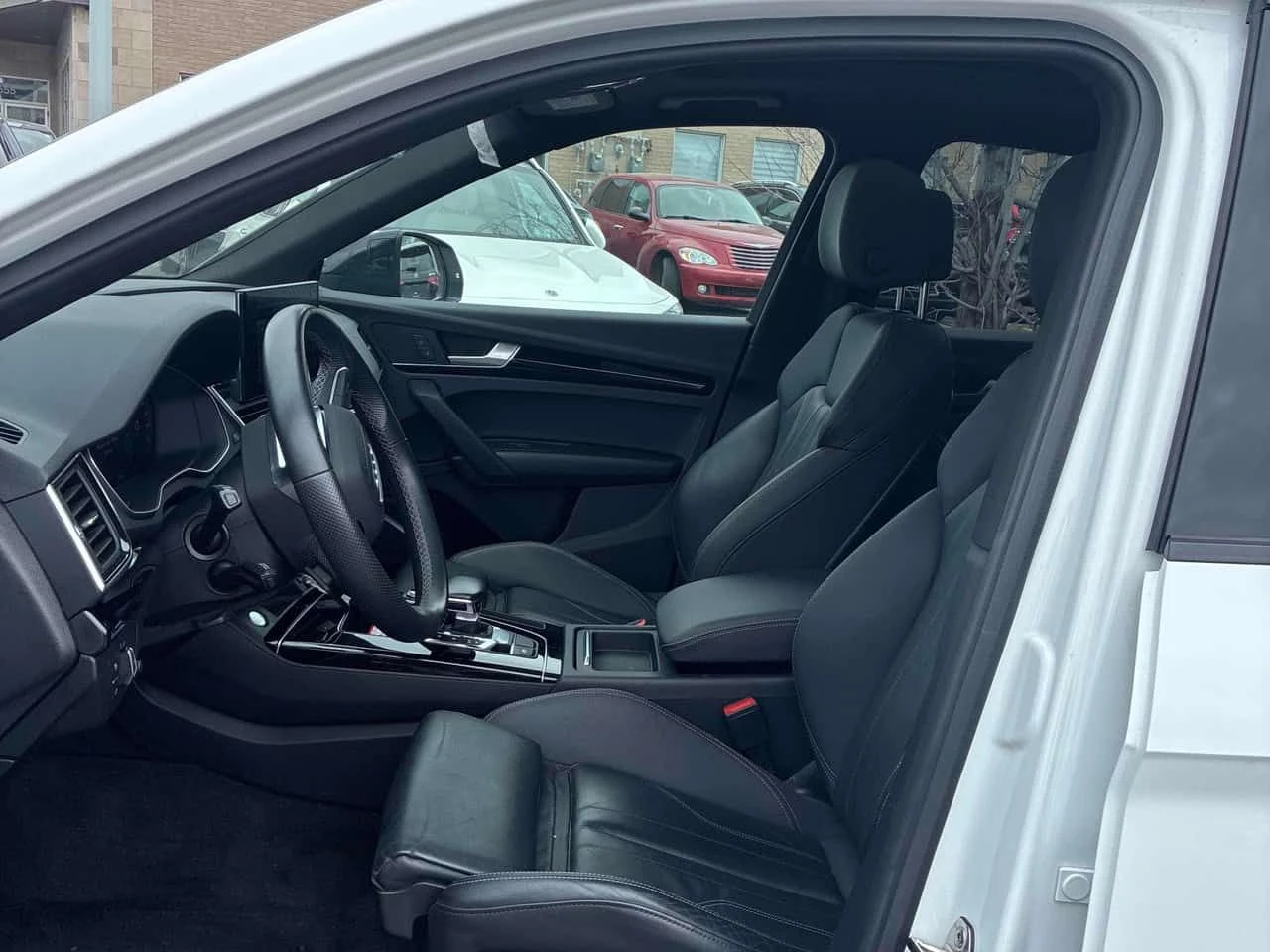 Audi Q5 Progressiv / ГУМИ С ДЖАНТИ , снимка 12 - Автомобили и джипове - 54365845