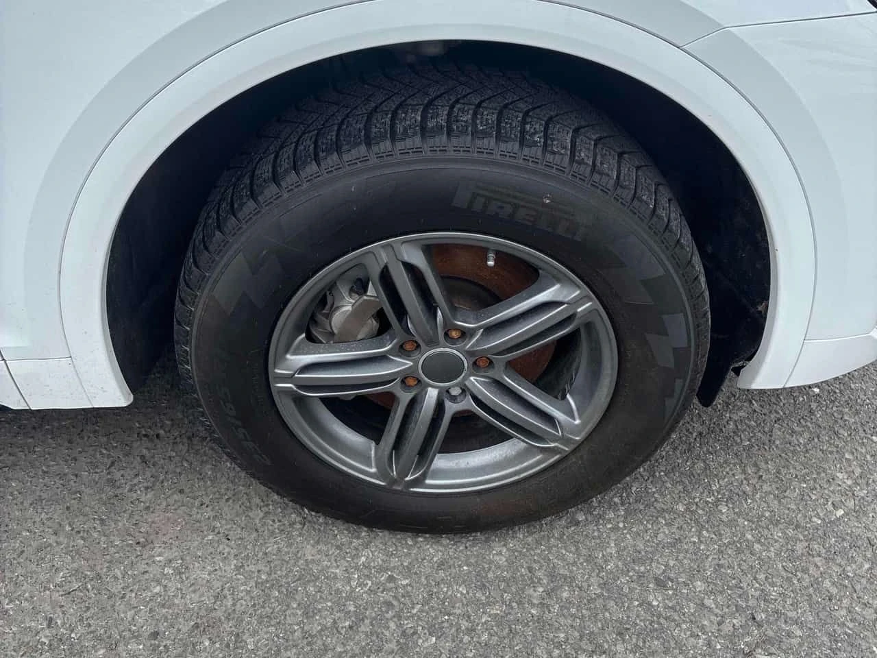 Audi Q5 Progressiv / ГУМИ С ДЖАНТИ , снимка 7 - Автомобили и джипове - 54365845