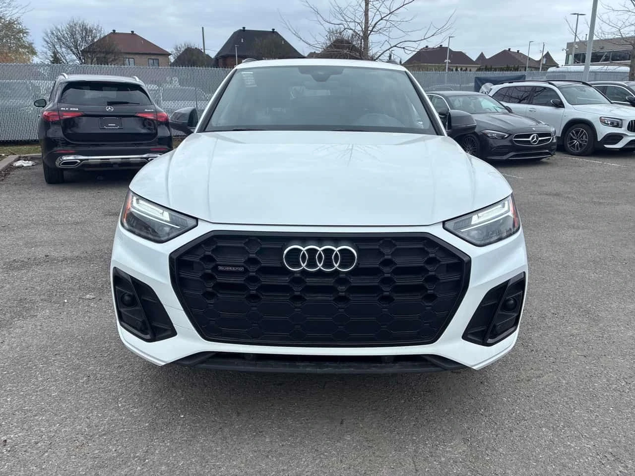 Audi Q5 Progressiv / ГУМИ С ДЖАНТИ , снимка 6 - Автомобили и джипове - 54365845