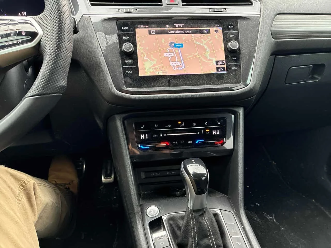 VW Tiguan Highline R Line / 360 / ОБДУХВАНЕ / FENDER, снимка 9 - Автомобили и джипове - 54607270