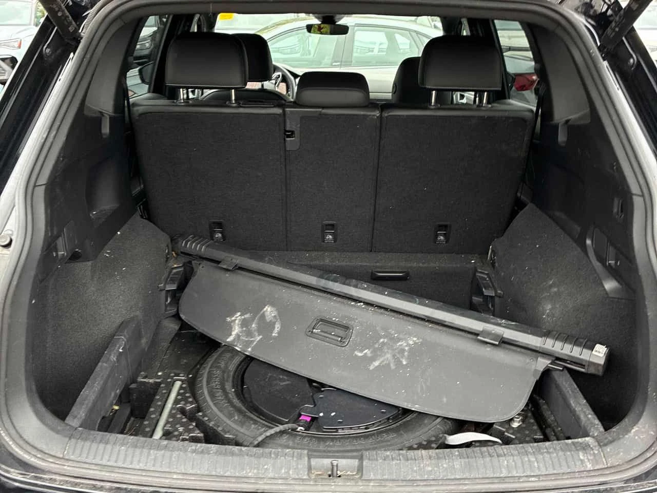 VW Tiguan Highline R Line / 360 / ОБДУХВАНЕ / FENDER, снимка 13 - Автомобили и джипове - 54607270