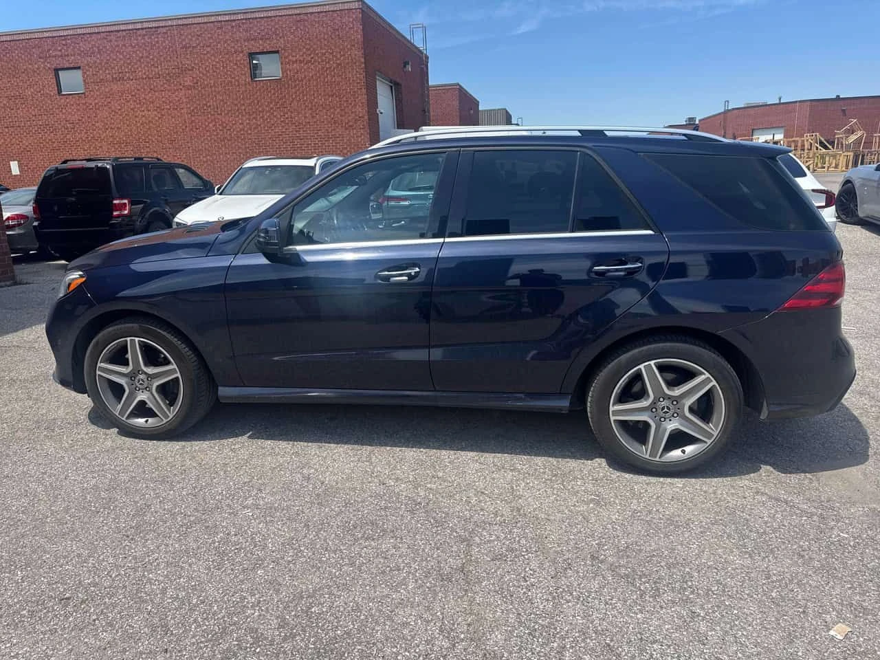 Mercedes-Benz GLE 400  CARFAX, снимка 2 - Автомобили и джипове - 54700947