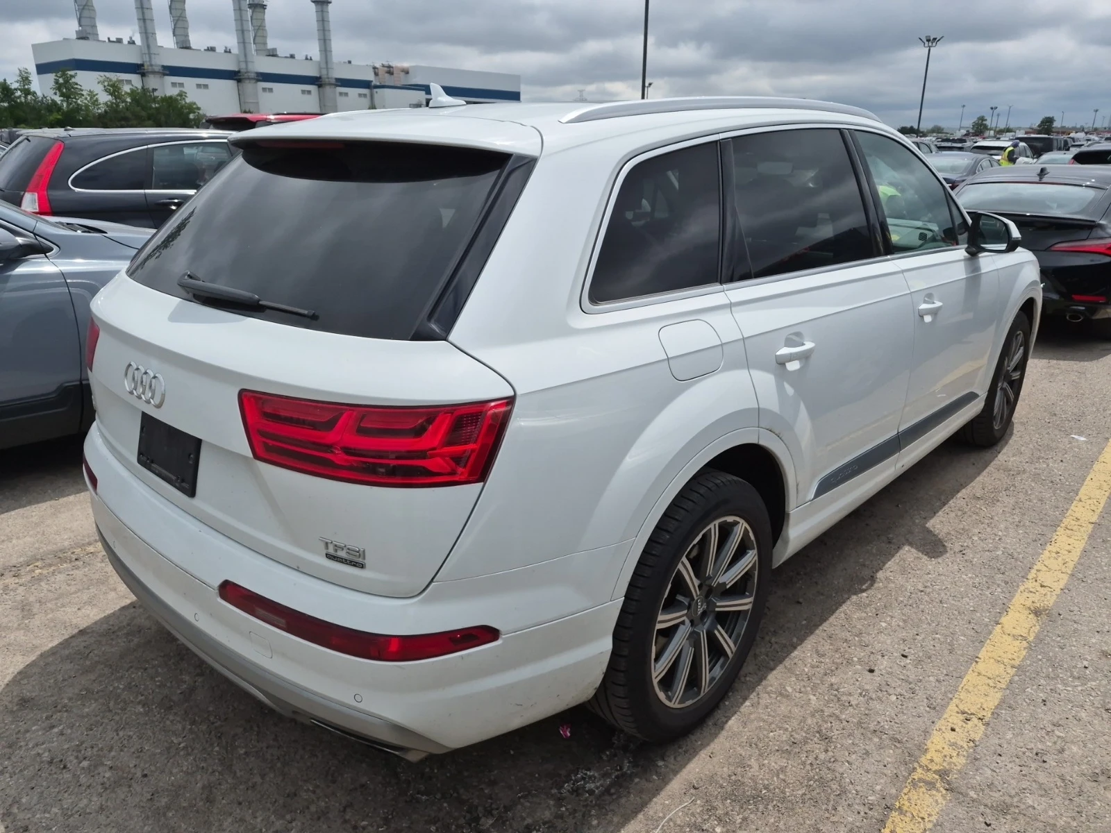 Audi Q7 TECHNIK V6 * CARFAX * HEAD UP * ОБДУХВАНЕ * , снимка 3 - Автомобили и джипове - 55165111