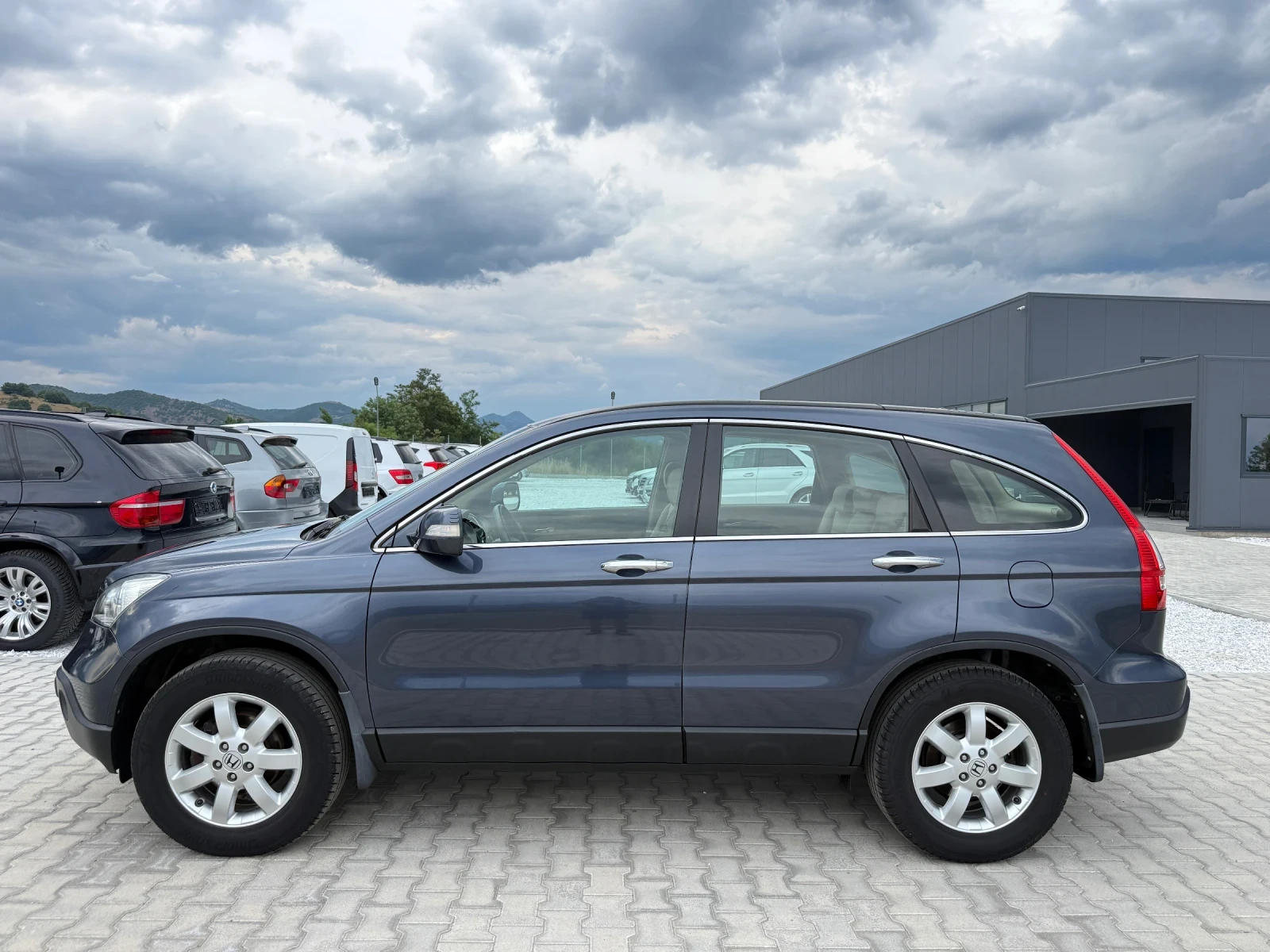 Honda Cr-v 2.0i AUTOMATIC, снимка 3 - Автомобили и джипове - 55226396
