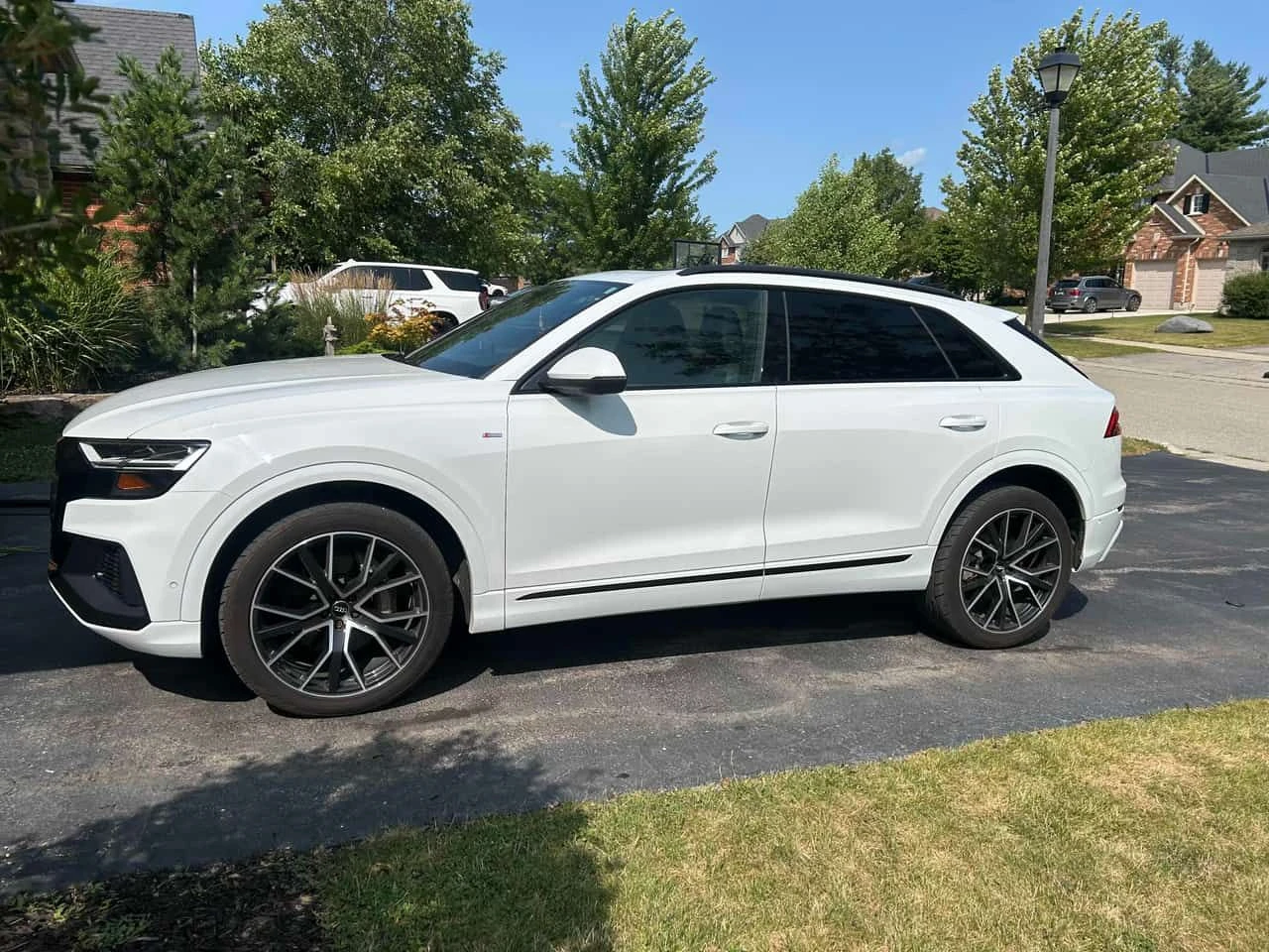 Audi Q8 * Progressiv * CARFAX * ОПЦИЯ ЗА ФИНАНСИРАНЕ , снимка 11 - Автомобили и джипове - 55396596