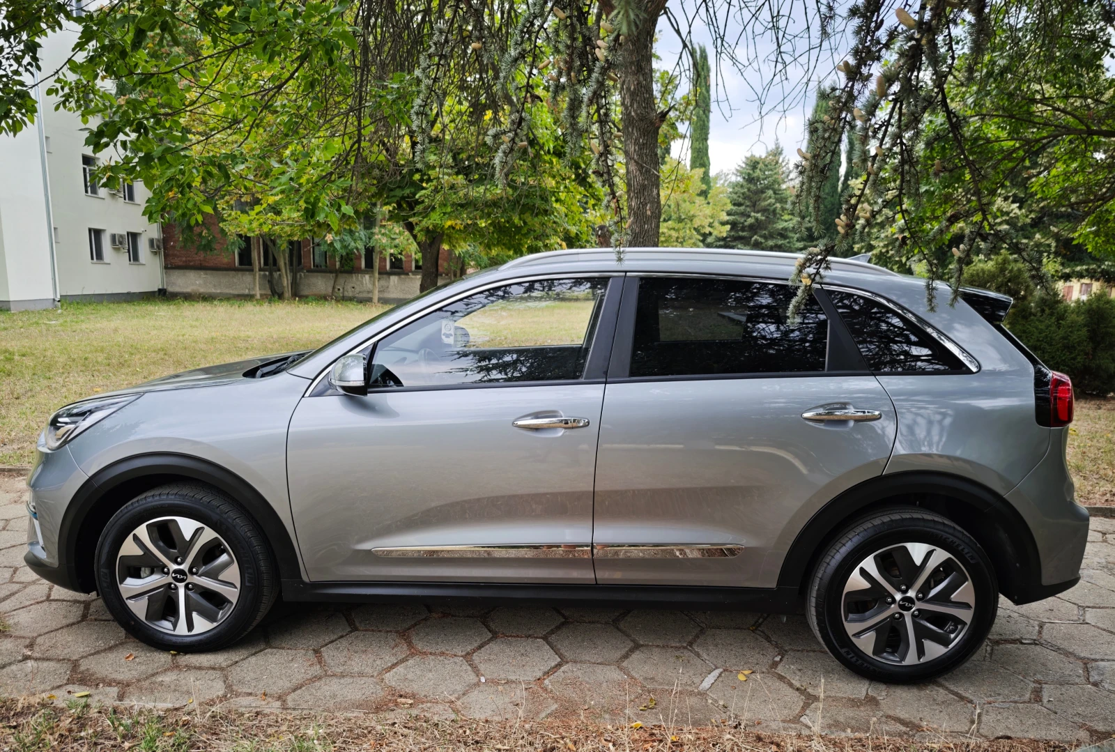 Kia Niro 64 kW, снимка 7 - Автомобили и джипове - 56194562