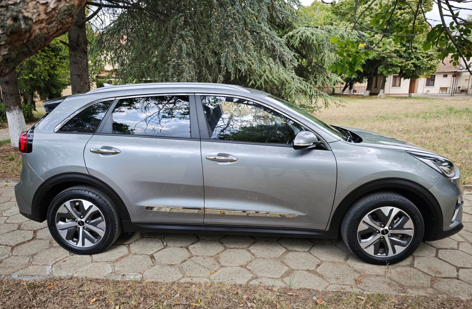 Kia Niro 64 kW, снимка 3 - Автомобили и джипове - 56194562