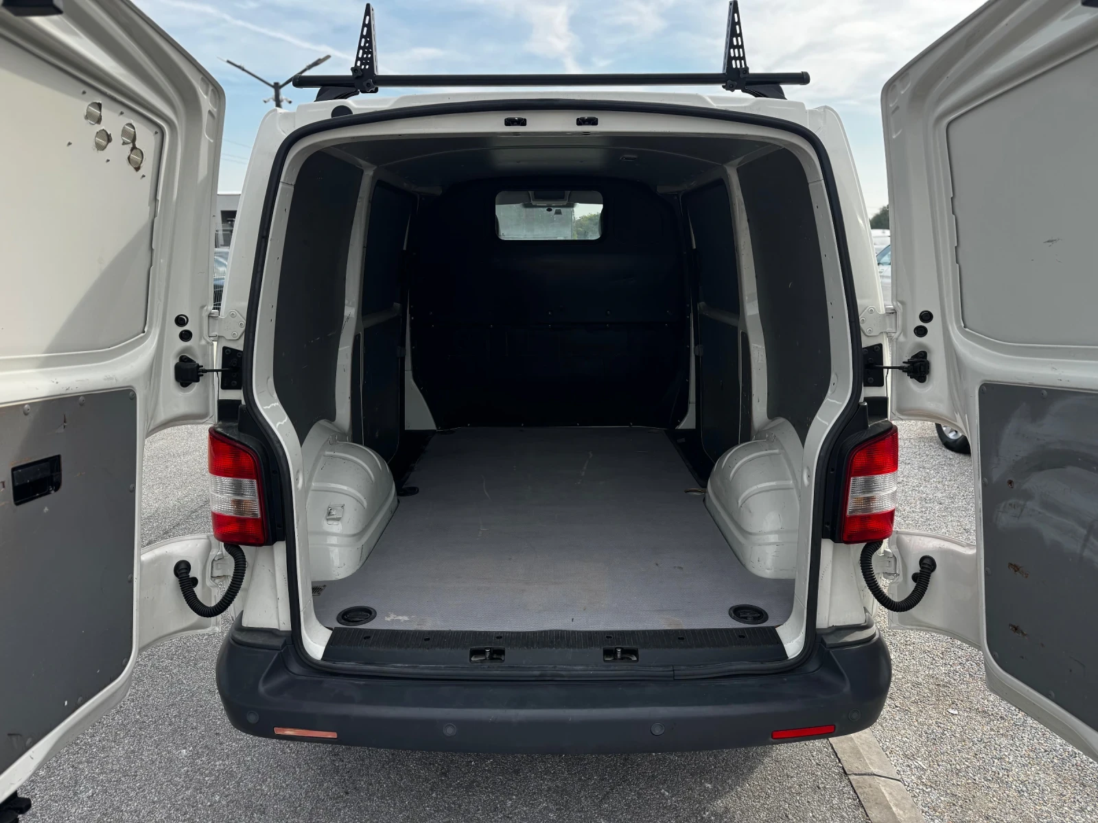 VW Transporter 2.0TDI 4MOTION AC, снимка 13 - Бусове и автобуси - 56431334