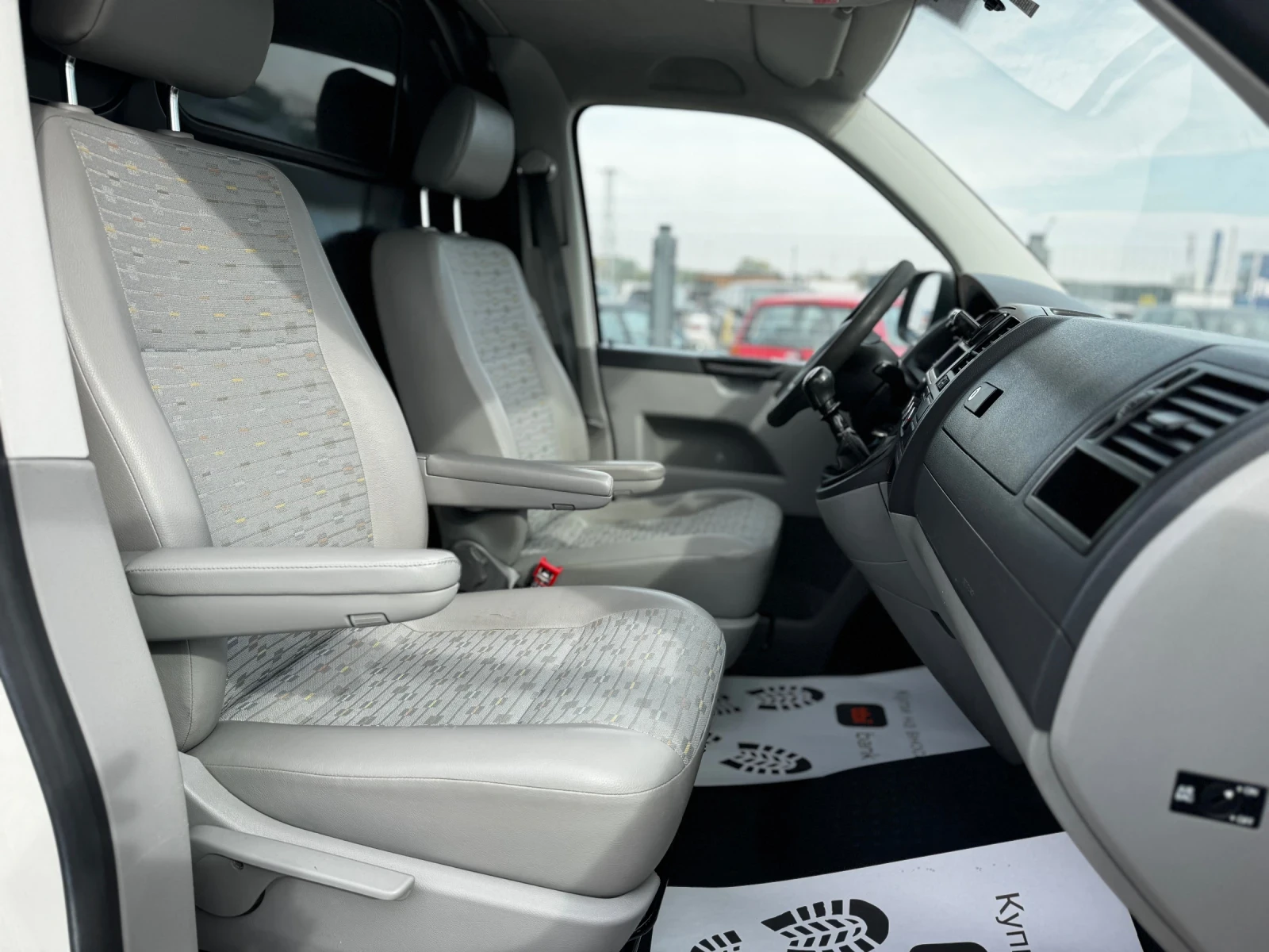 VW Transporter 2.0TDI 4MOTION AC, снимка 11 - Бусове и автобуси - 56431334