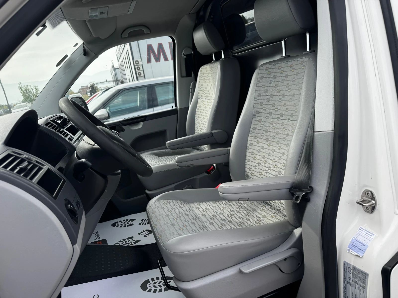 VW Transporter 2.0TDI 4MOTION AC, снимка 9 - Бусове и автобуси - 56431334