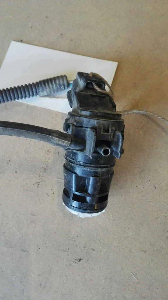 Помпа чистачки Лексус IS220