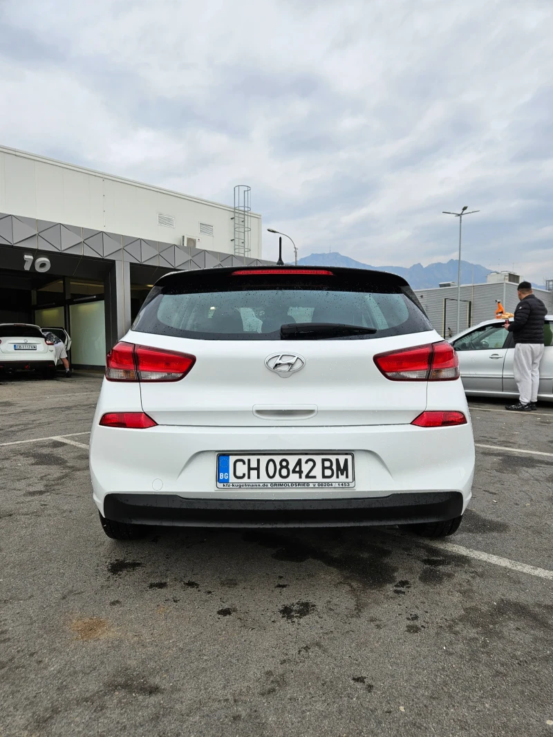 Hyundai I30 1.4i реални километри сервизна история, снимка 6 - Автомобили и джипове - 49348857