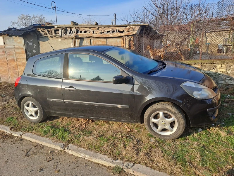 Renault Clio, снимка 2 - Автомобили и джипове - 49145892