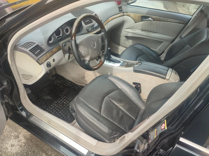 Mercedes-Benz E 320, снимка 8 - Автомобили и джипове - 49606327