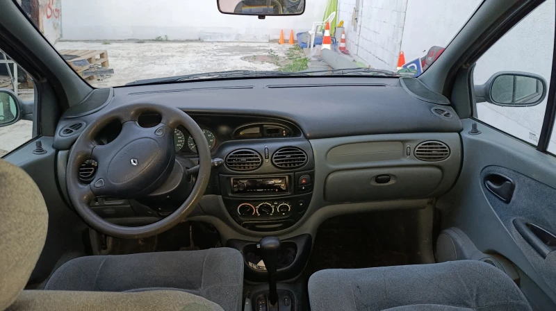 Renault Scenic, снимка 6 - Автомобили и джипове - 51516131