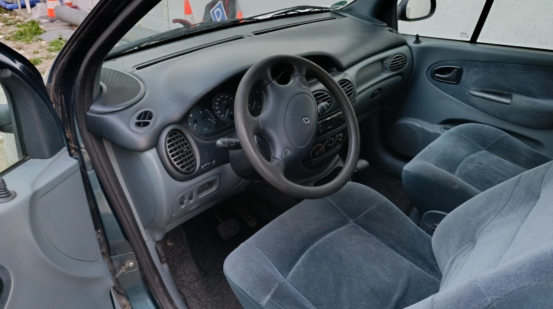 Renault Scenic, снимка 4 - Автомобили и джипове - 51516131