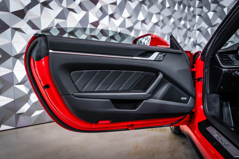 Porsche 911 Turbo S cabrio, снимка 7 - Автомобили и джипове - 51760672