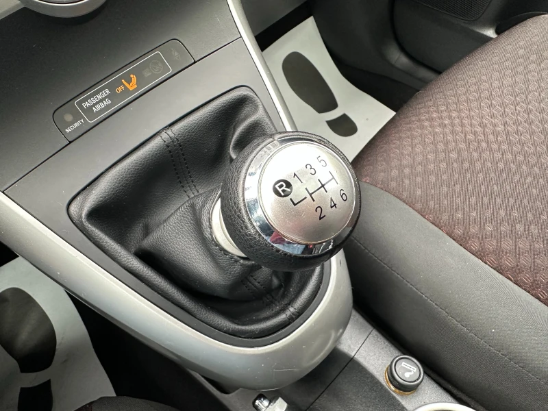 Toyota Verso Гаранция 6 месеца/2.0d4d 126кс. , снимка 12 - Автомобили и джипове - 52115601