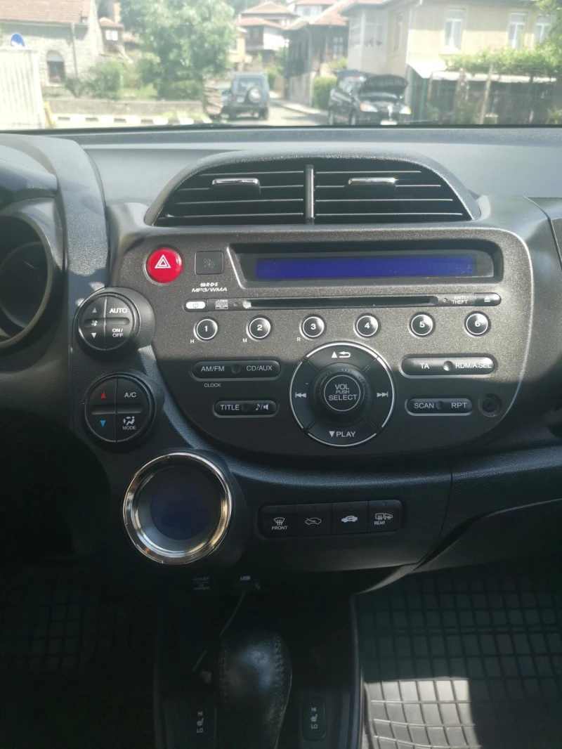 Honda Jazz, снимка 15 - Автомобили и джипове - 52223779
