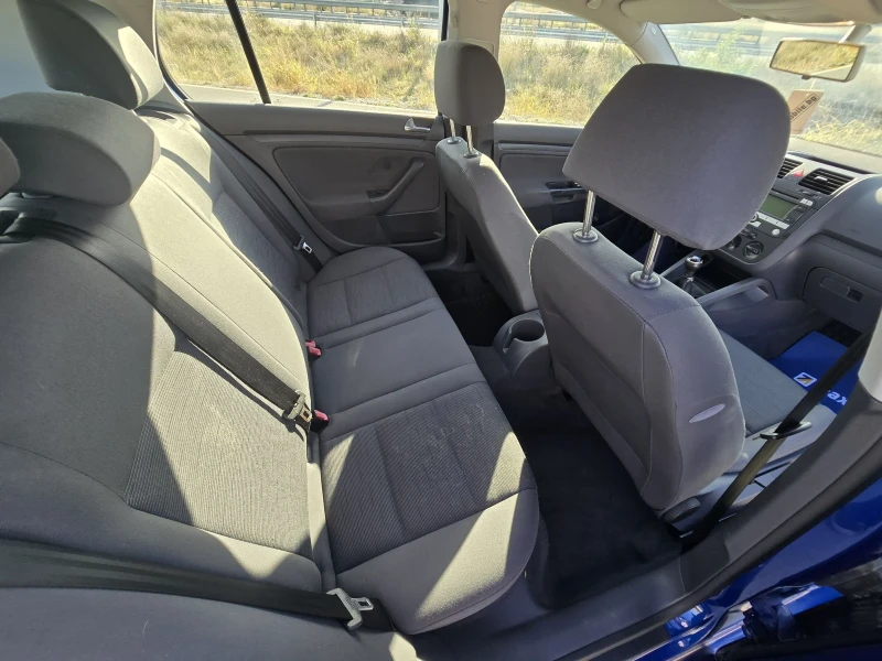 VW Golf 1.6i/102Кс, снимка 14 - Автомобили и джипове - 52250243