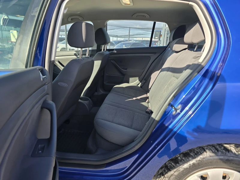 VW Golf 1.6i/102Кс, снимка 10 - Автомобили и джипове - 52250243