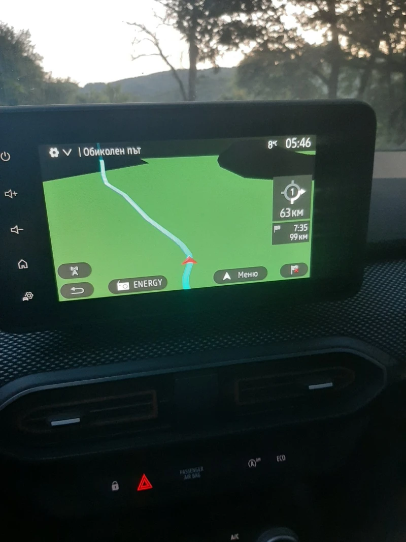 Dacia Sandero, снимка 6 - Автомобили и джипове - 52395403