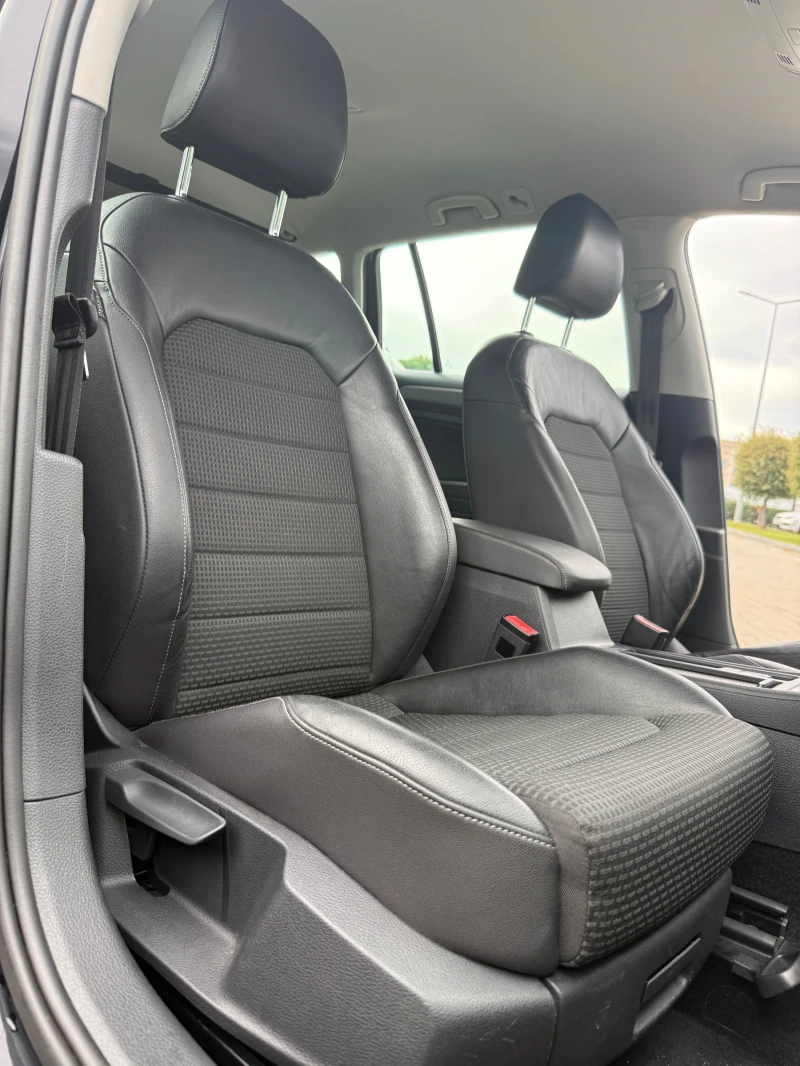 VW Golf 1.6TDI* НАВИ* КОЖА* МАСАЖ* ГЕРМАНИЯ* КАТО НОВА* * , снимка 13 - Автомобили и джипове - 52455047